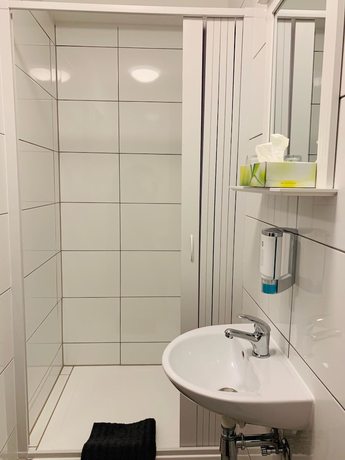 Imagen de la habitación del Hotel Checkinn. Foto 16