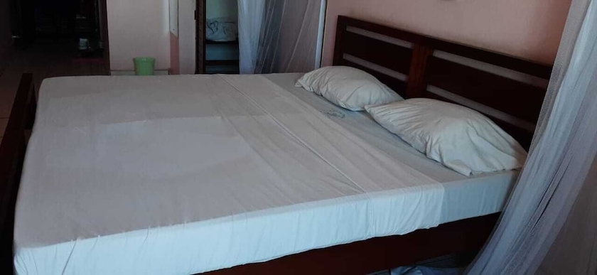 Imagen de la habitación del Hotel Checkpoint Inn. Foto 4