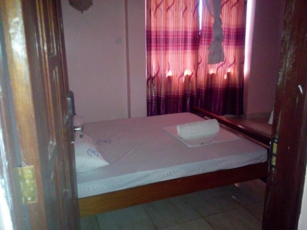 Imagen de la habitación del Hotel Checkpoint Inn. Foto 13