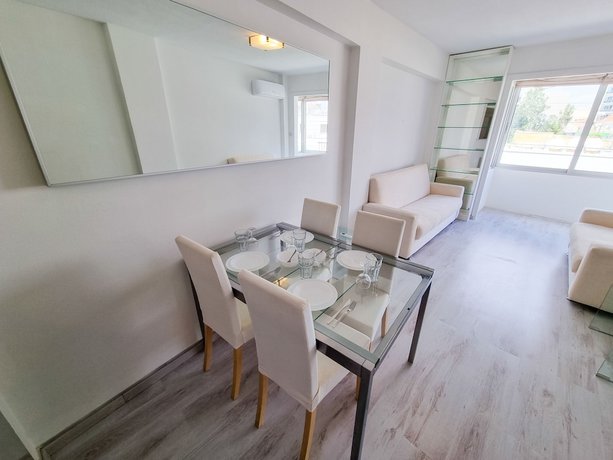 Imagen de la habitación del Hotel Cheer Up City Apartment. Foto 7