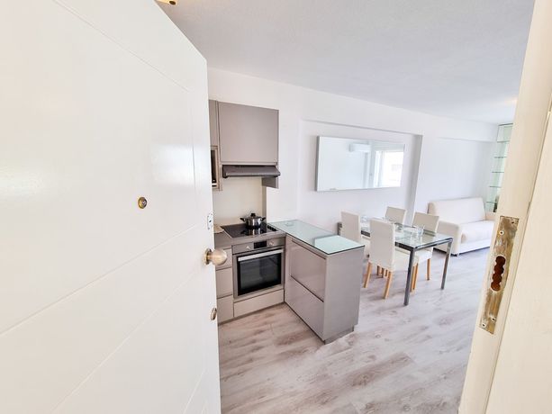 Imagen de los interiores del Hotel Cheer Up City Apartment. Foto 10