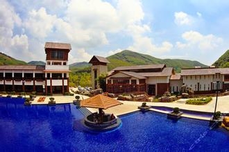 Imagen de la piscina del Hotel Cheer Valley Spa Hotel Huizhou. Foto 6