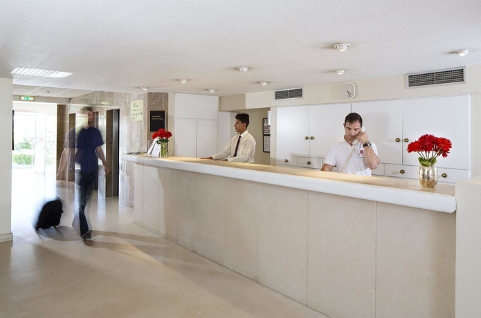 Imagen de los interiores del Hotel Cheerfulway Valmangude Jardim. Foto 13