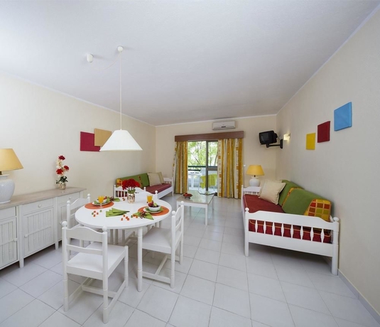 Imagen de la habitación del Hotel Cheerfulway Valmangude Jardim. Foto 7