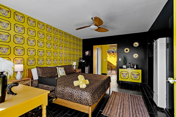 Imagen de la habitación del Hotel Cheetah. Foto 19