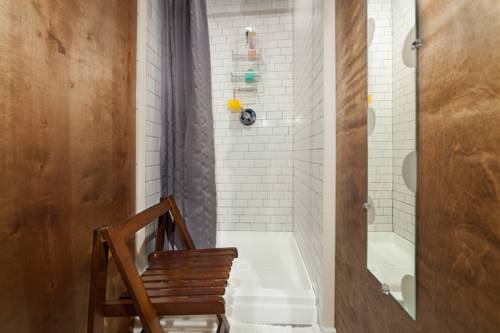 Imagen de los interiores del Hotel Chelsea Cabins. Foto 5