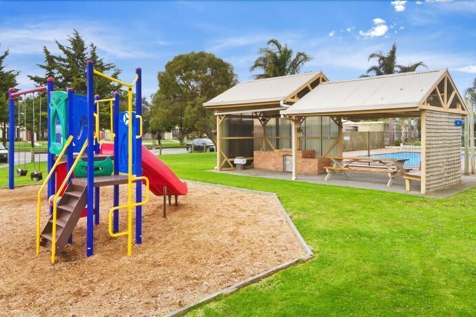 Imagen de los exteriores del Hotel Chelsea Holiday Park. Foto 13