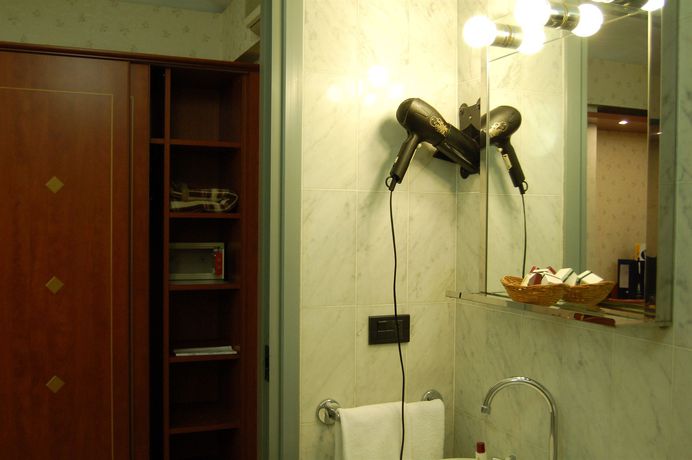 Imagen de la habitación del Hotel Chelsea, Tur&iacute;n. Foto 8