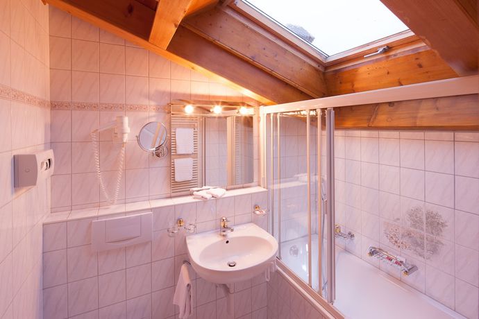 Imagen de la habitación del Hotel Chemin&eacute;e. Foto 15