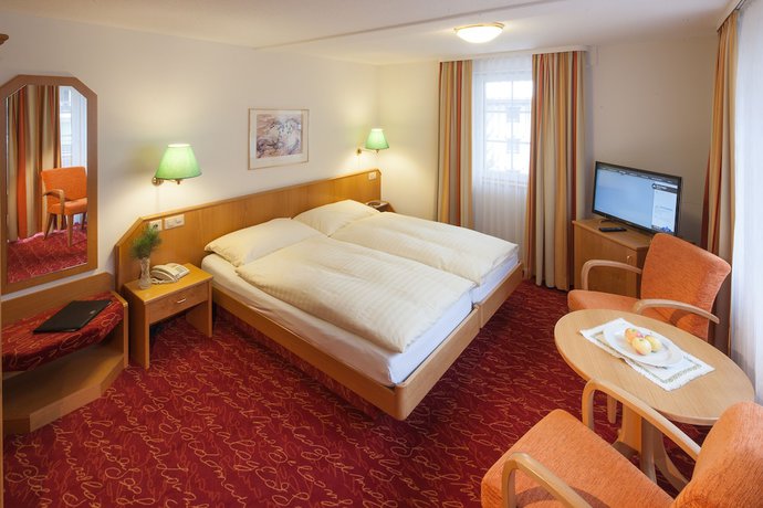 Imagen de la habitación del Hotel Chemin&eacute;e. Foto 17