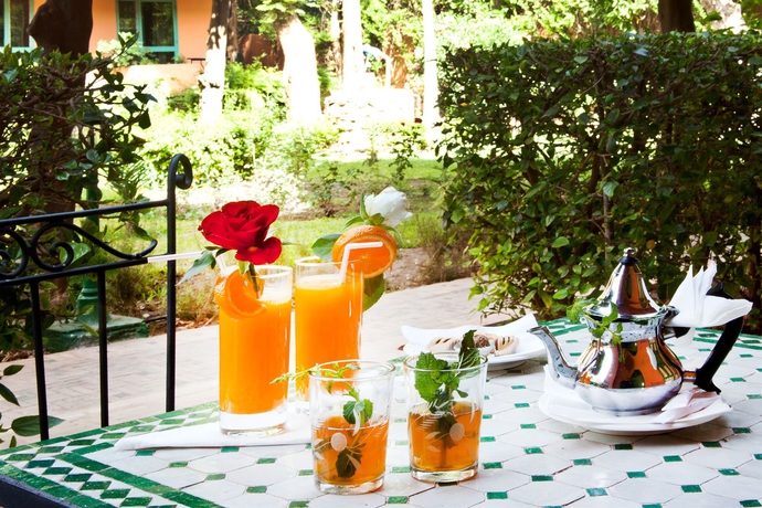 Imagen del bar/restaurante del Hotel Chems. Foto 5