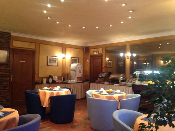 Imagen del bar/restaurante del Hotel Chenal. Foto 6