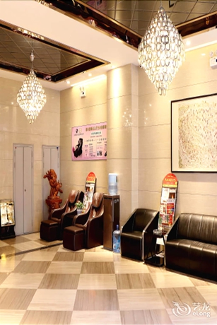 Imagen de los interiores del Hotel Chengde Shengyi Business. Foto 15