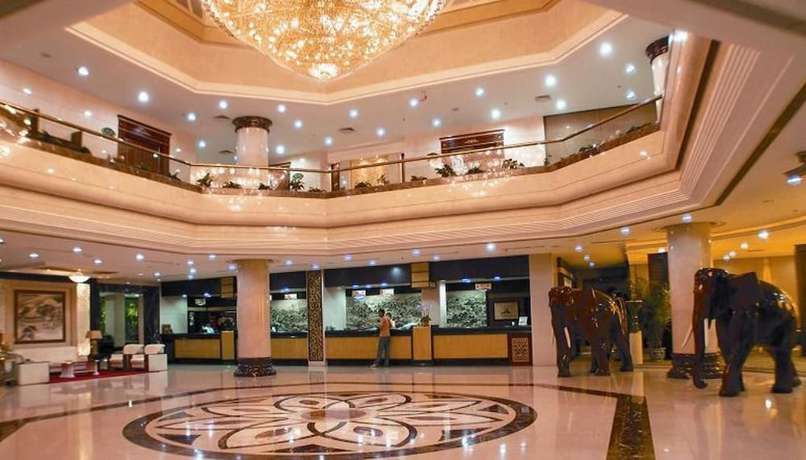 Imagen de los interiores del Hotel Chengde Yunshan Hotel. Foto 19