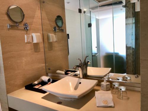 Imagen general del Hotel Chengjiang Hiya Holiday. Foto 5