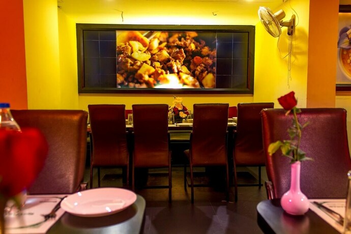 Imagen del bar/restaurante del Hotel Chennai Gate. Foto 19