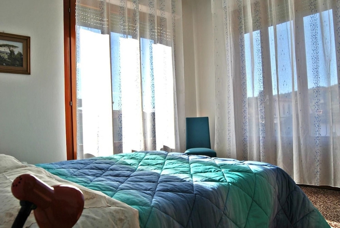 Imagen de la habitación del Hotel Chenno. Foto 13