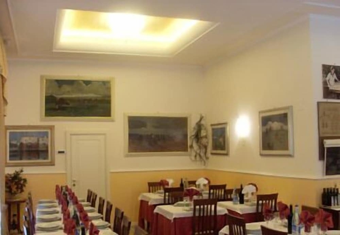 Imagen del bar/restaurante del Hotel Chenno. Foto 2