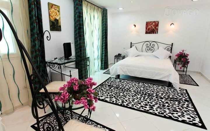 Imagen de la habitación del Hotel Chenoua. Foto 4