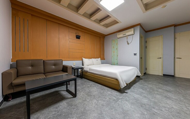 Imagen de la habitación del Hotel Cheonan Adonis. Foto 23