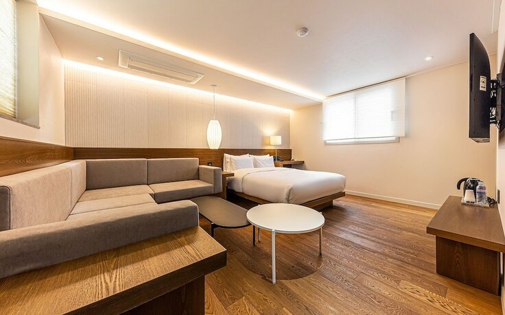 Imagen de la habitación del Hotel Cheonan Camcam. Foto 17
