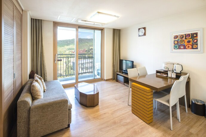 Imagen de la habitación del Hotel Cheonan Daemyung Resort. Foto 17