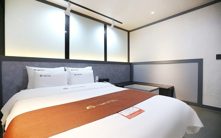 Imagen de la habitación del Hotel Cheonan E. Foto 29
