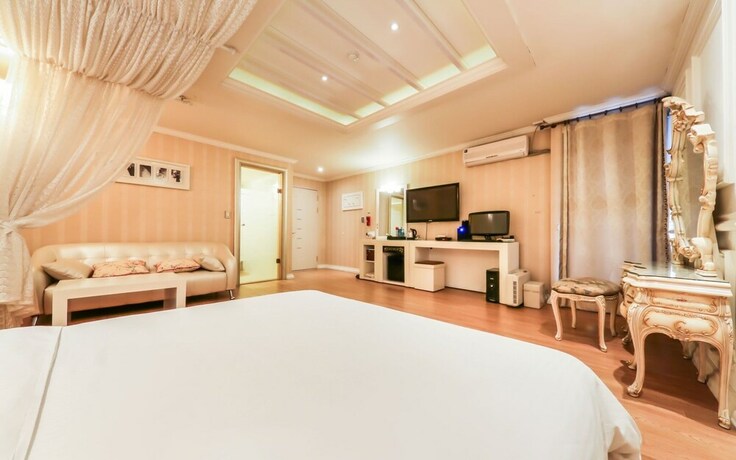Imagen de la habitación del Hotel Cheonan F2. Foto 36