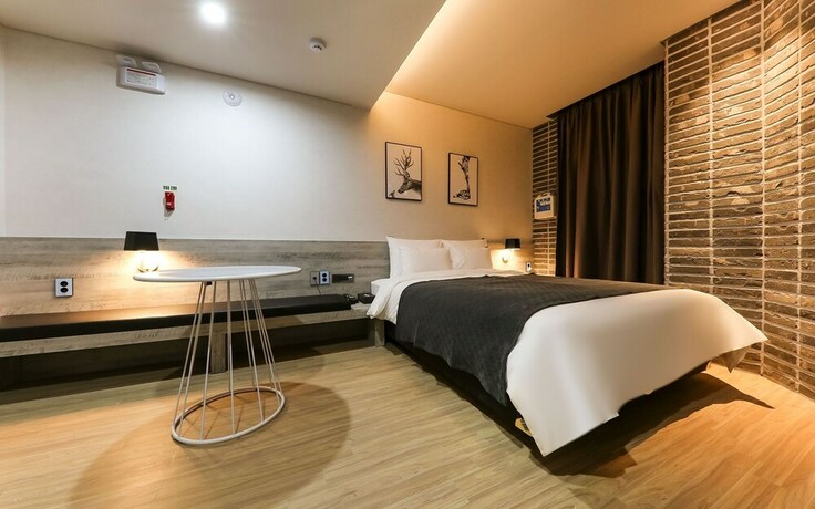 Imagen de los interiores del Hotel Cheonan Mi. Foto 38