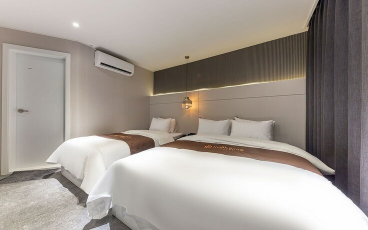 Imagen de la habitación del Hotel Cheonan Noblesse. Foto 17