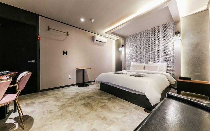 Imagen de la habitación del Hotel Cheonan Parfait. Foto 20