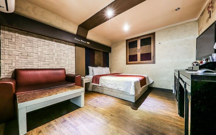 Imagen de la habitación del Hotel Cheonan Piano. Foto 16