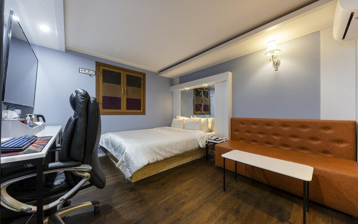 Imagen de la habitación del Hotel Cheonan Piano. Foto 17