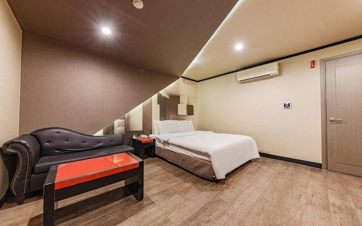 Imagen de la habitación del Hotel Cheonan Picasso. Foto 23