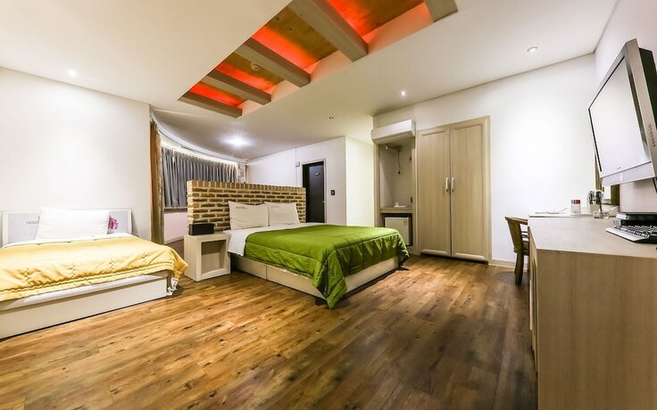 Imagen de la habitación del Hotel Cheonan Seven. Foto 17