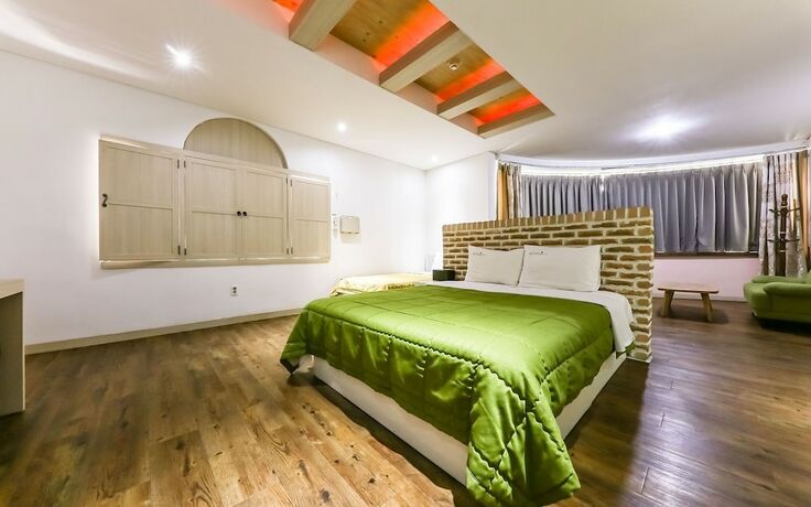 Imagen de la habitación del Hotel Cheonan Seven. Foto 18