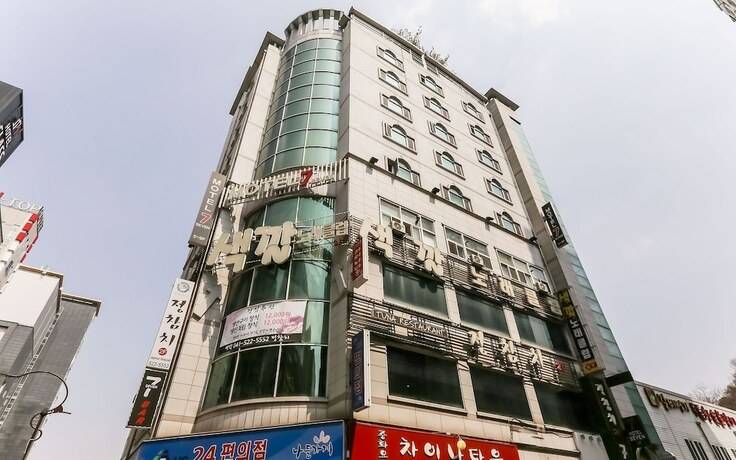 Imagen general del Hotel Cheonan Seven. Foto 8