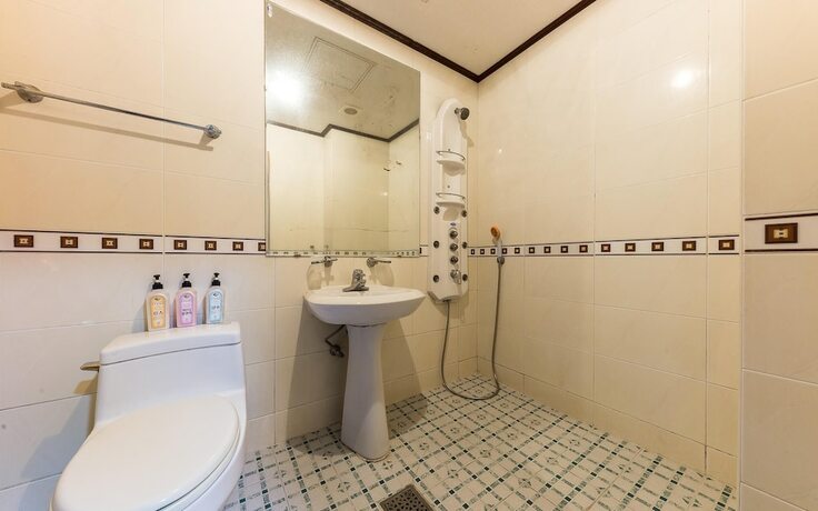 Imagen general del Hotel Cheonan Terminal Komodo. Foto 1