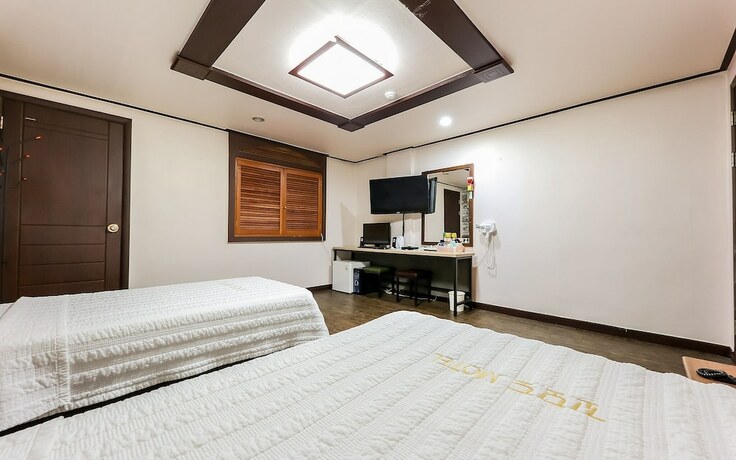 Imagen general del Hotel Cheonan Terminal Komodo. Foto 6