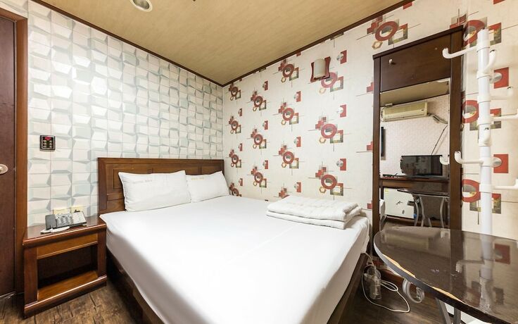 Imagen general del Hotel Cheonan Terminal Komodo. Foto 12