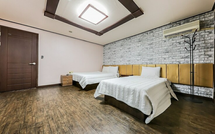 Imagen de la habitación del Hotel Cheonan Terminal Komodo. Foto 19