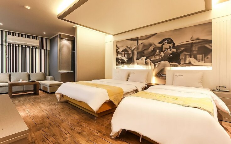 Imagen de la habitación del Hotel Cheonan Zeus. Foto 18
