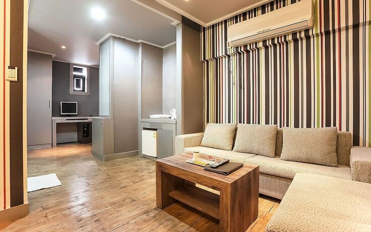 Imagen de la habitación del Hotel Cheonan Zeus. Foto 19