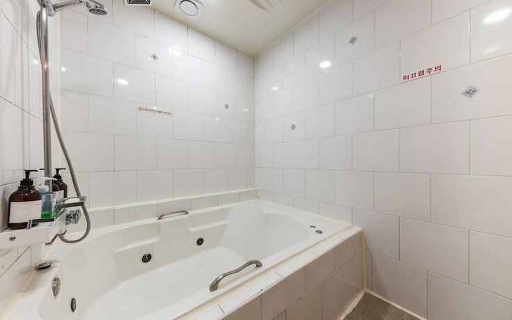 Imagen general del Hotel Cheongju Beukmeunro Toronto. Foto 3