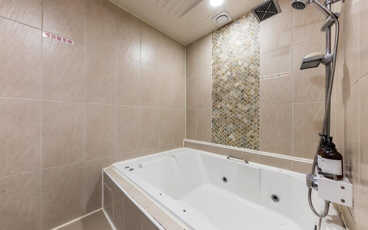 Imagen general del Hotel Cheongju Beukmeunro Toronto. Foto 18