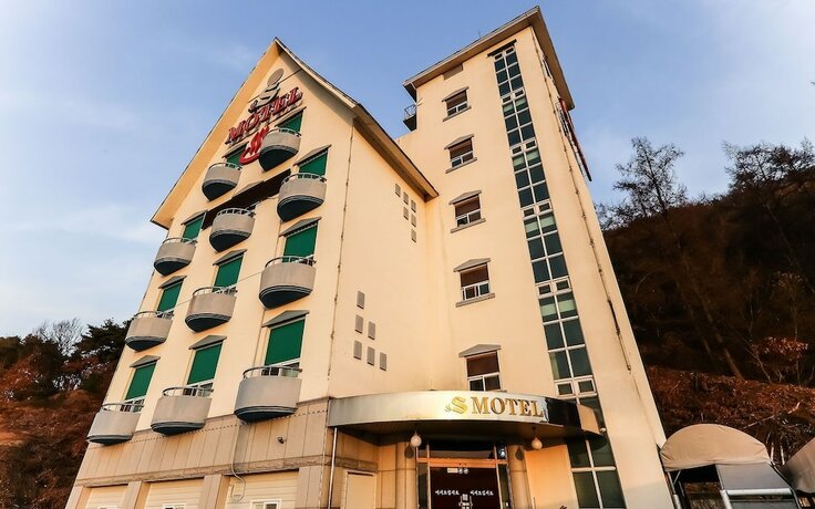 Imagen general del Hotel Cheongju Chojeongyaksu S. Foto 11