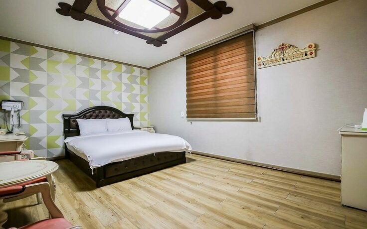 Imagen de la habitación del Hotel Cheongju Elgreen. Foto 18