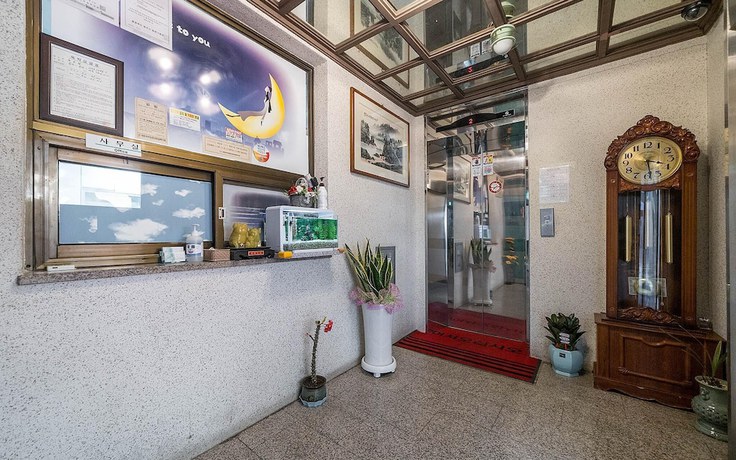 Imagen de los interiores del Hotel Cheongju Hue Motel. Foto 17