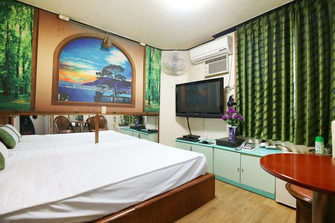 Imagen de la habitación del Hotel Cheongju Opera. Foto 33