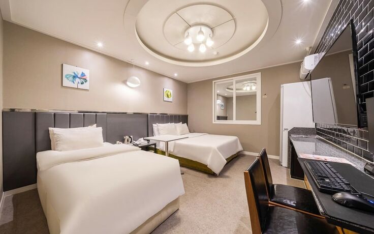 Imagen de la habitación del Hotel Cheongju ROA. Foto 16